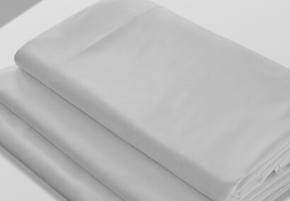 Elegant and luxurious bed linens from Poggesi's Seta Collection, adding a touch of sophistication to your bedroom decor