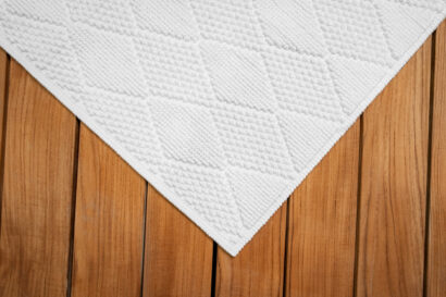 Luxurious Abbraccio Collection bathrug in contemporary design, adding
