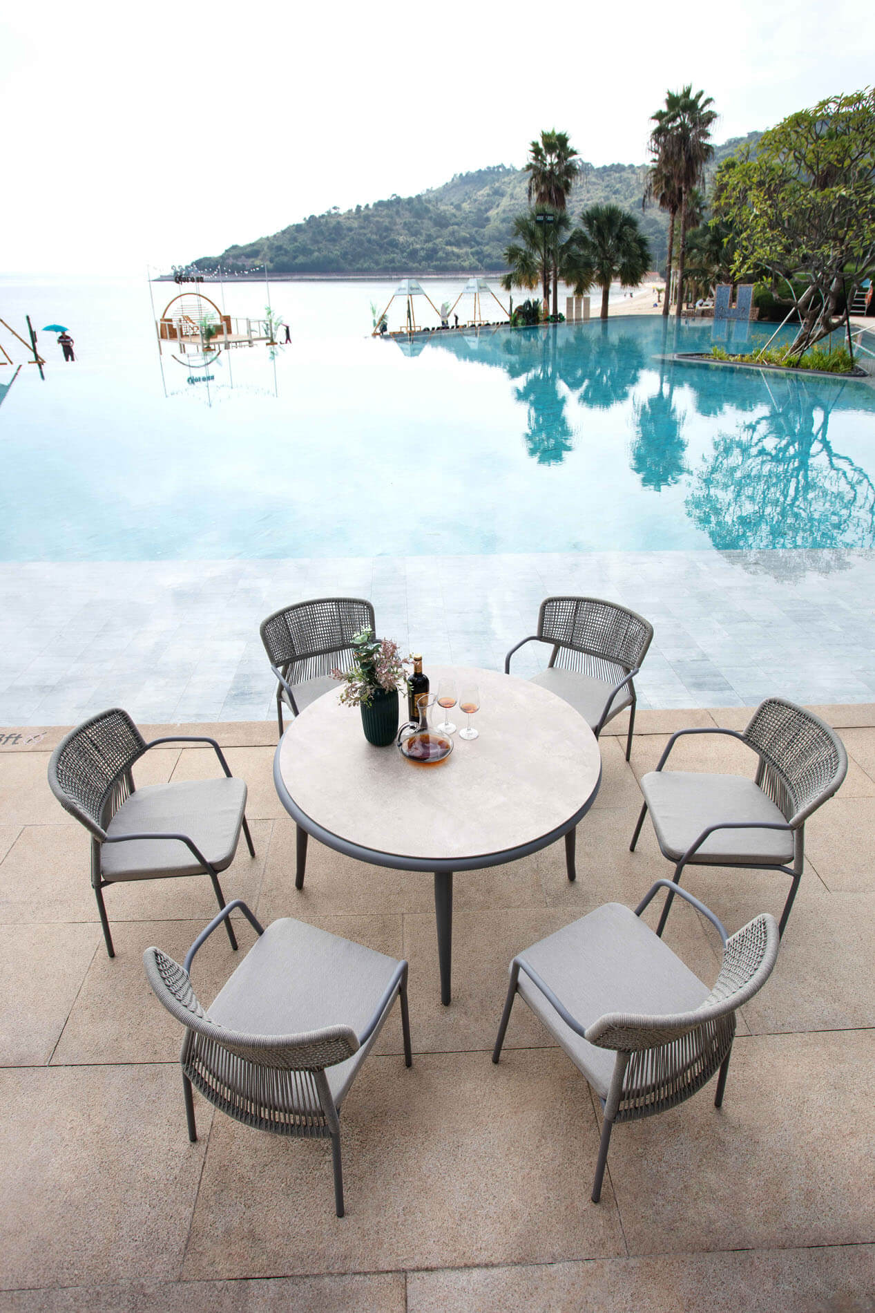 Helios Round Table