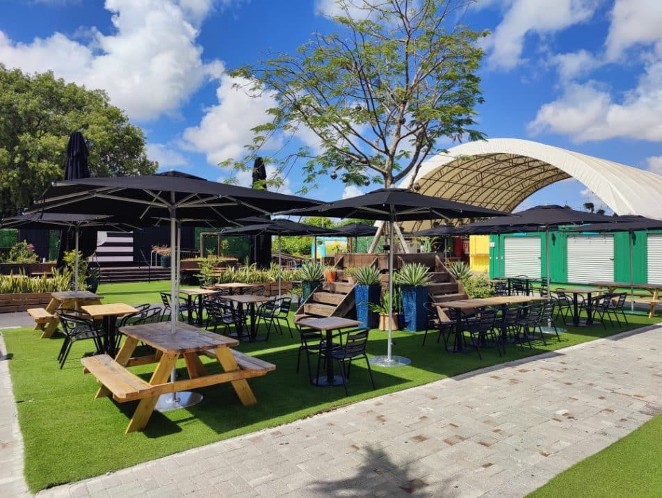 Outdoor Restaurant Umbrellas