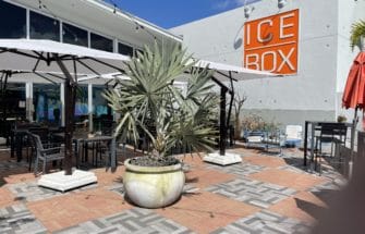 Outdoor Restaurant Umbrellas